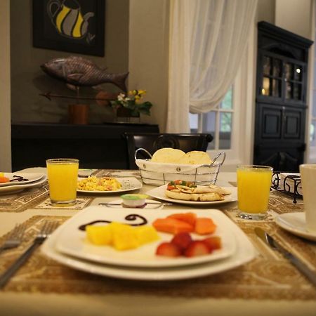 Victoria'S Park Hotel Армения Екстериор снимка