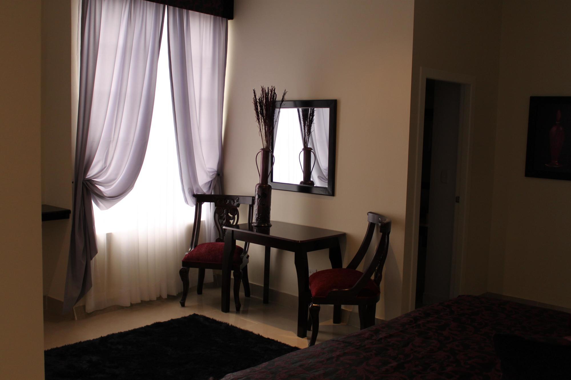 Victoria'S Park Hotel Армения Екстериор снимка