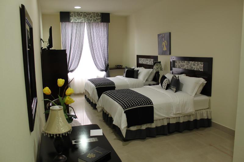 Victoria'S Park Hotel Армения Екстериор снимка