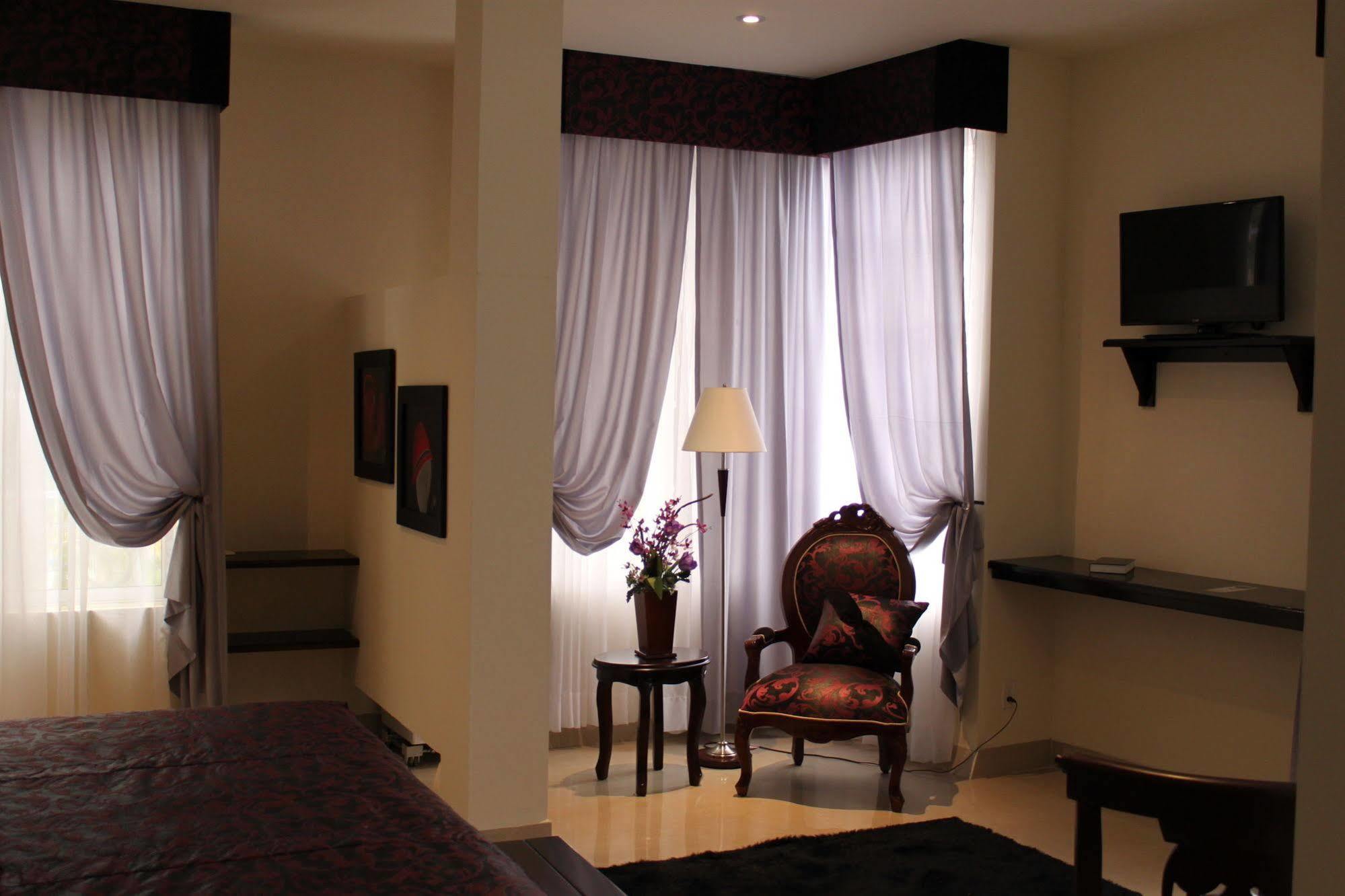 Victoria'S Park Hotel Армения Екстериор снимка