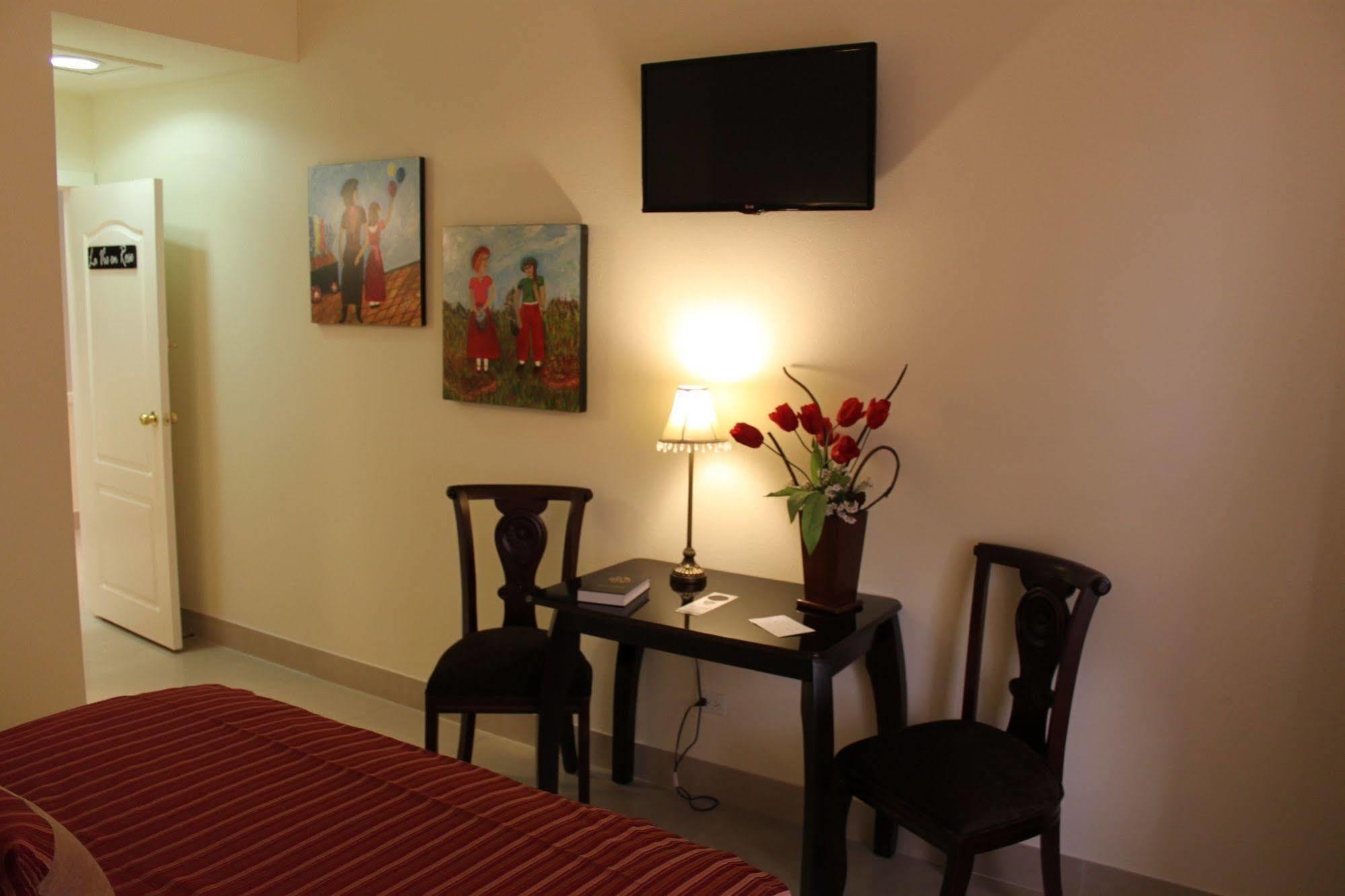 Victoria'S Park Hotel Армения Екстериор снимка