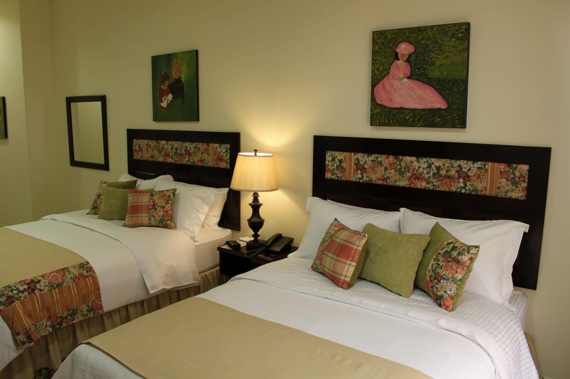 Victoria'S Park Hotel Армения Екстериор снимка